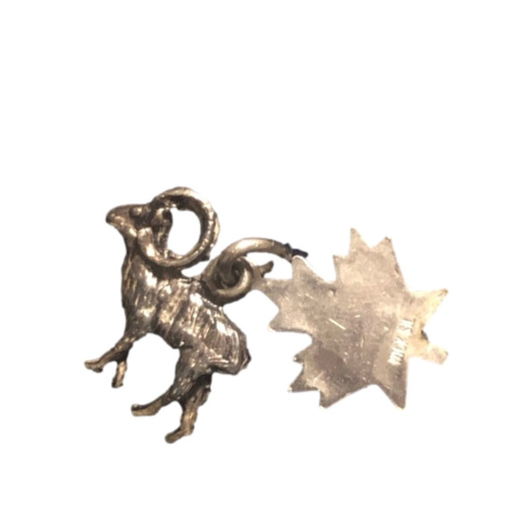 VTG Sterling Silver Mini Charms or Pendant Ram Big Horn Sheep & Maple Leaf - Picture 1 of 3